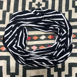 NEW 4-in-1 nursing babe cover dressed to deliver